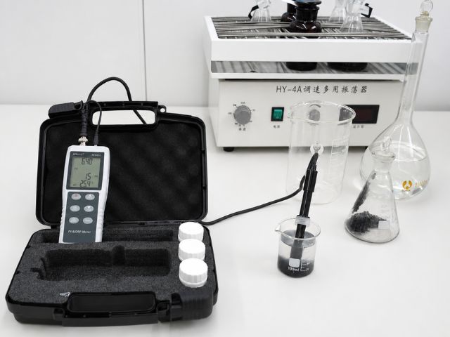 pH testing equipment for felt materials
