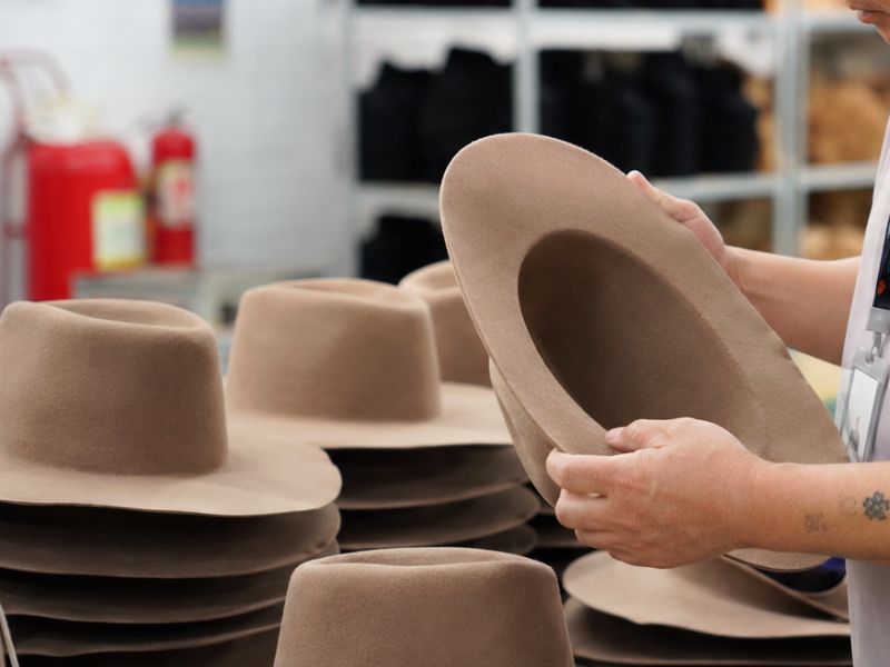 Stable felt materials for hat bodies