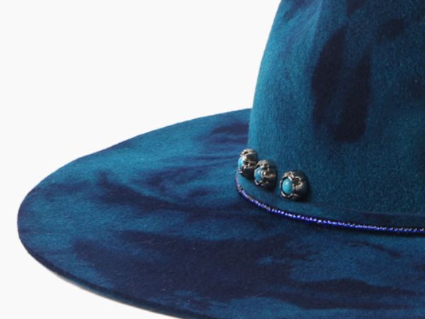 Tie-dye felt hat finish
