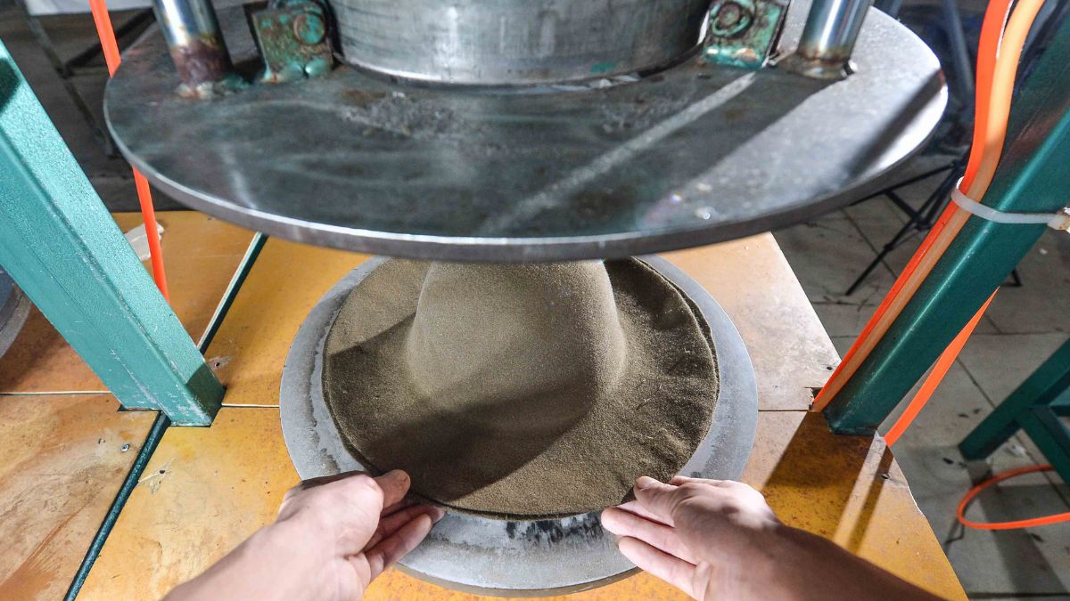 Hat body preparation before precision forming